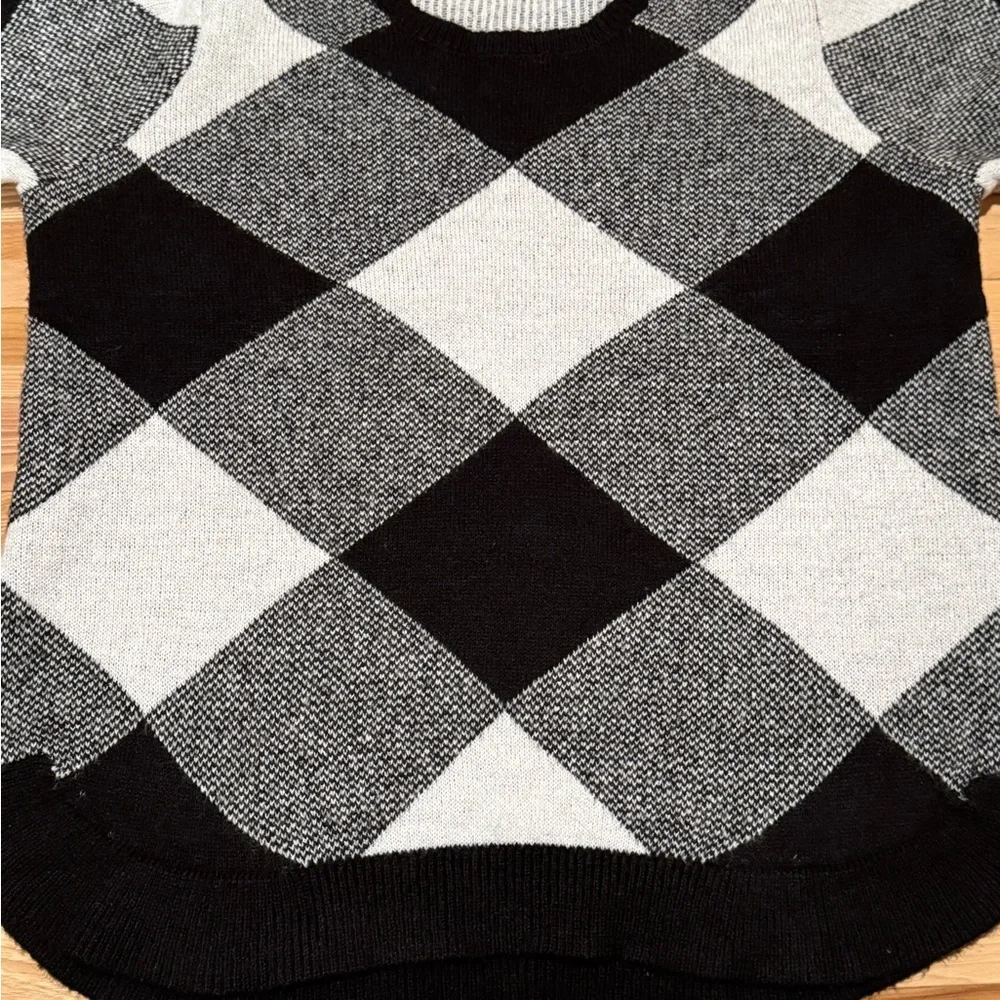 Sweater - Picture 2 of 7